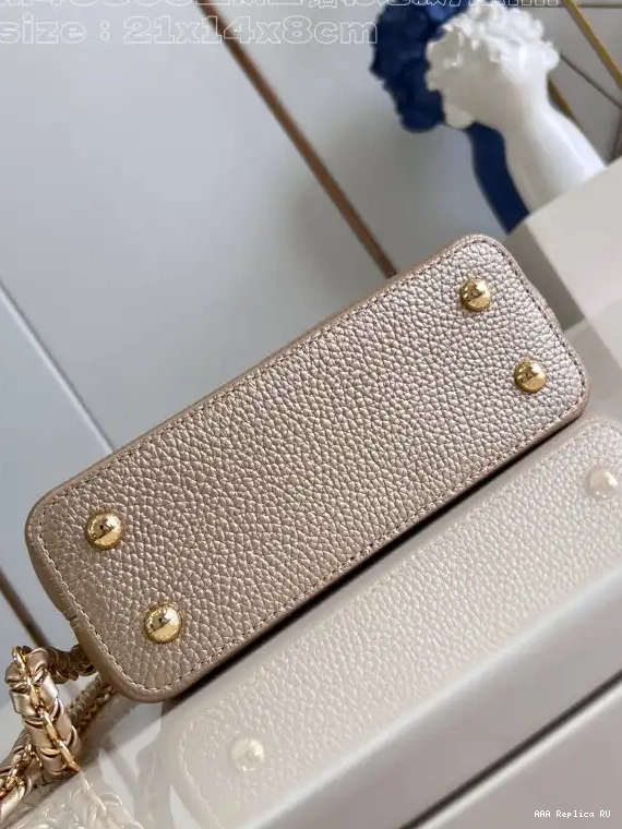 Aaa replica ru VUITTON LOUIS CAPUCINES MINI-21*14*8CM 0519